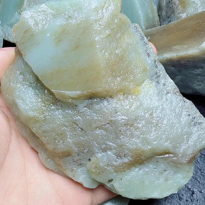 未镶嵌和田玉（糖玉）珠宝奇石