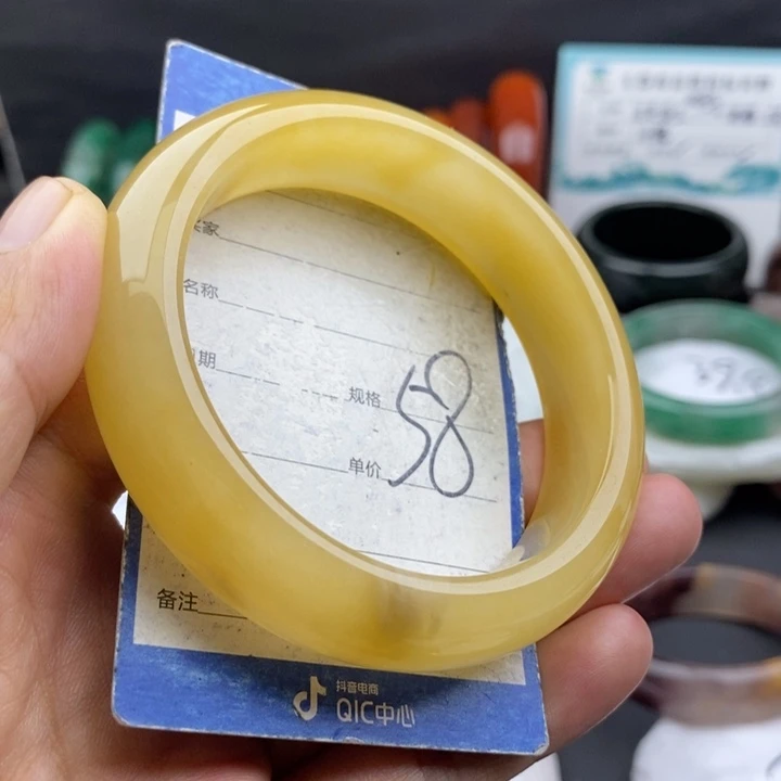 未镶嵌手镯石英质玉