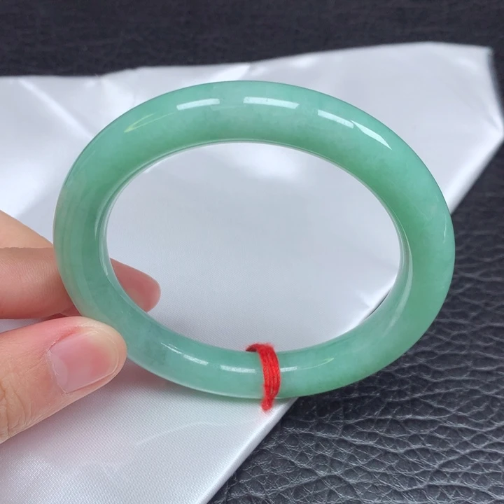 翡翠手镯（圆镯）未镶嵌