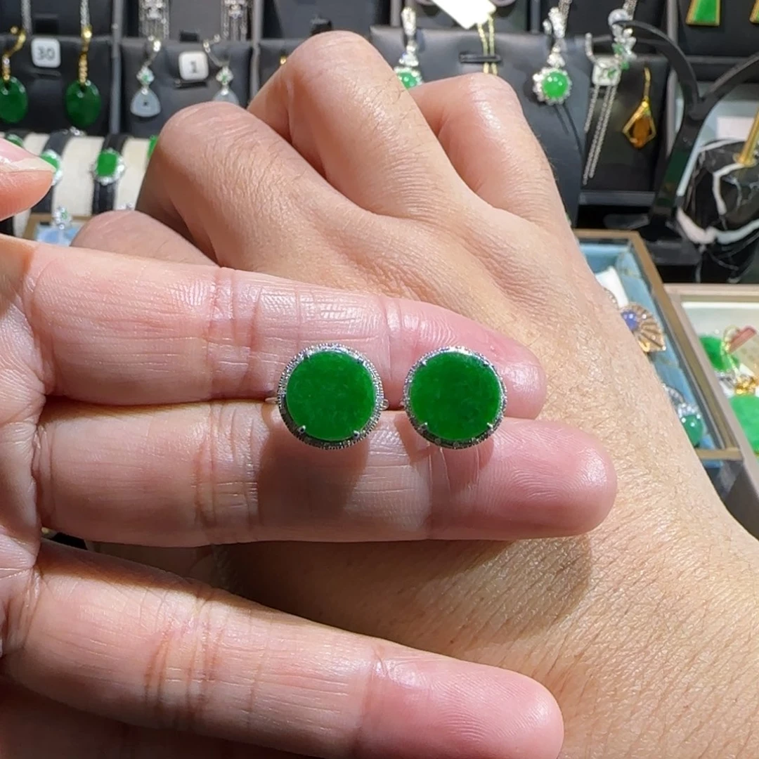 翡翠18K金镶嵌颈饰耳包