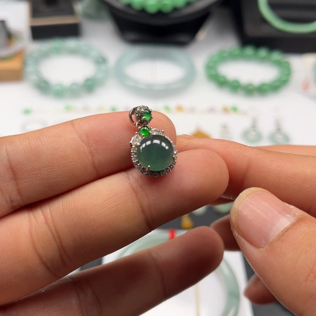 翡翠银S925镶嵌颈饰福利