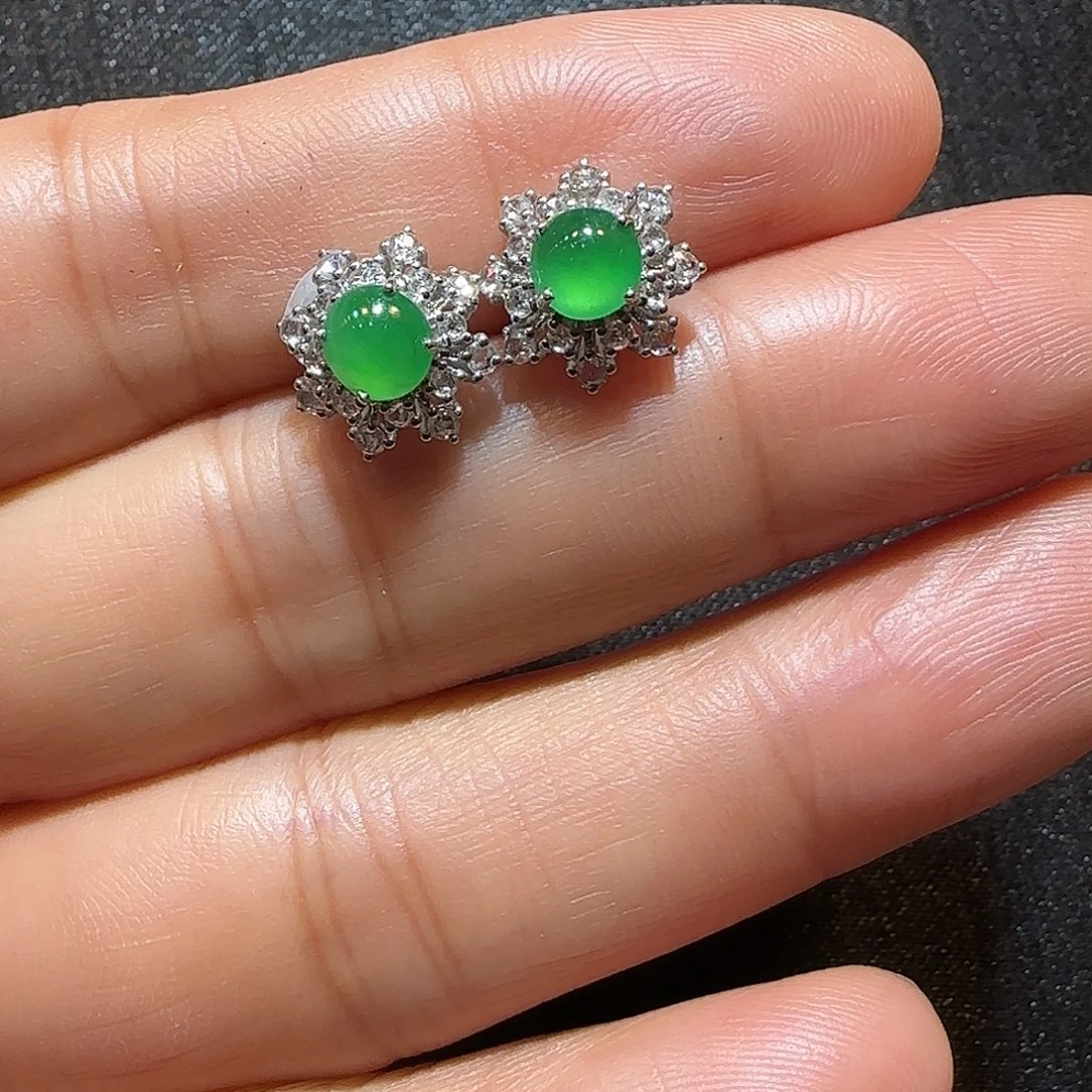 翡翠18K金镶嵌耳饰蛋面耳钉