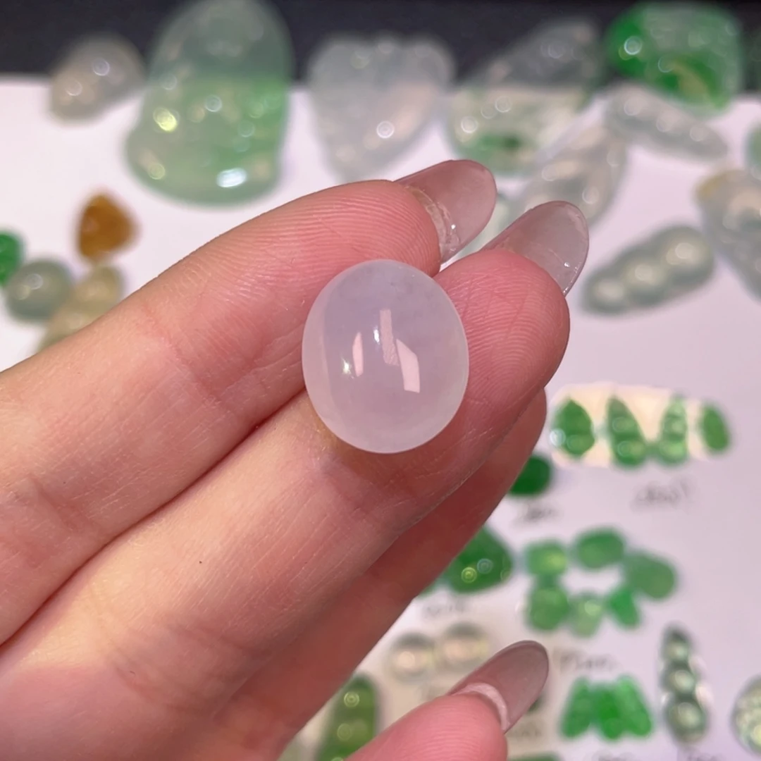 翡翠未镶嵌颈饰裸石