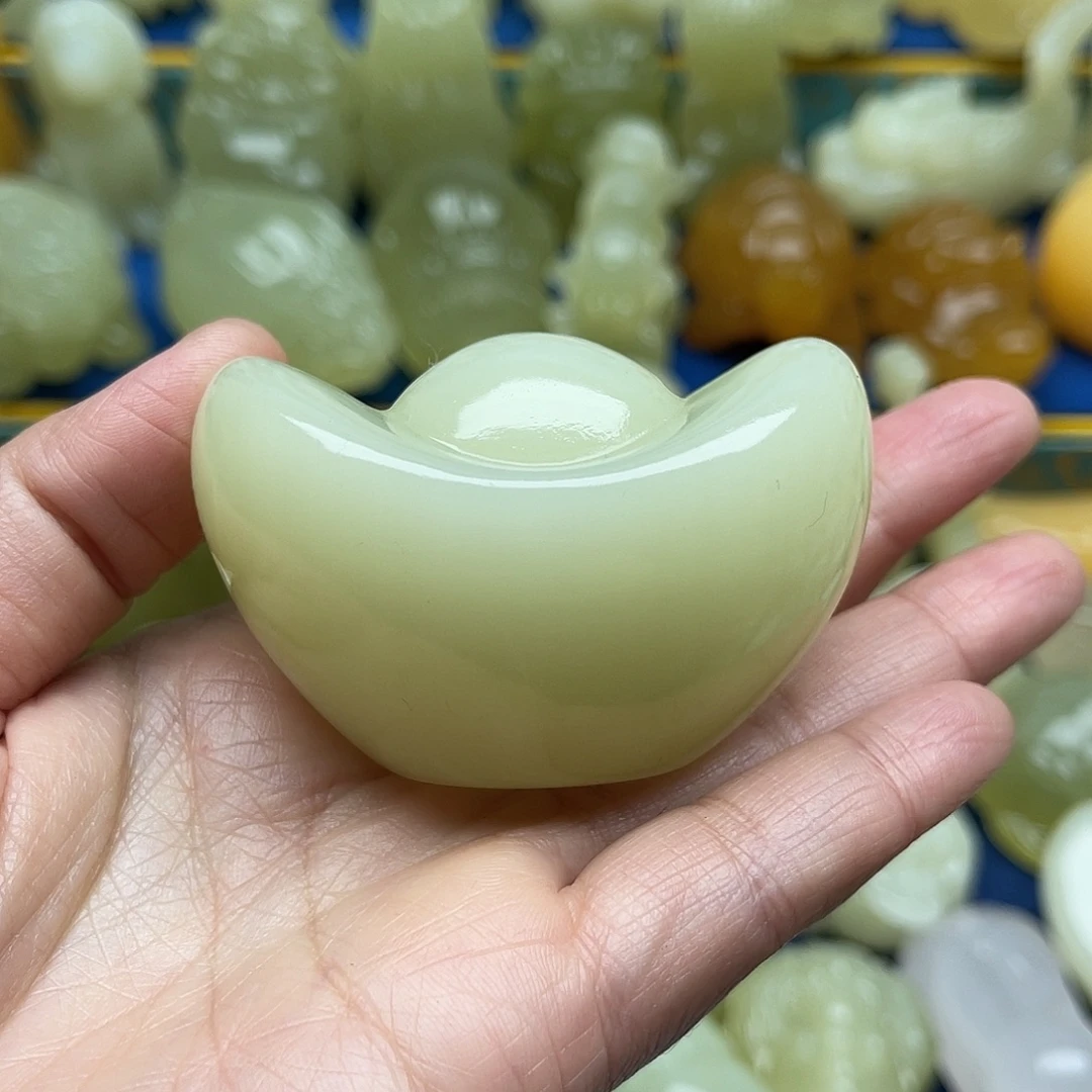 身***怀玉天然桌面小摆件