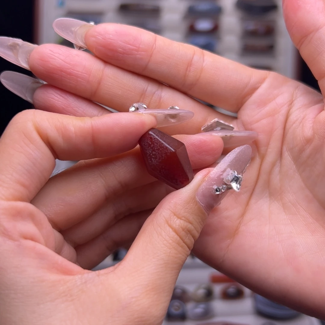 赫***声玛瑙/玉髓未镶嵌颈饰