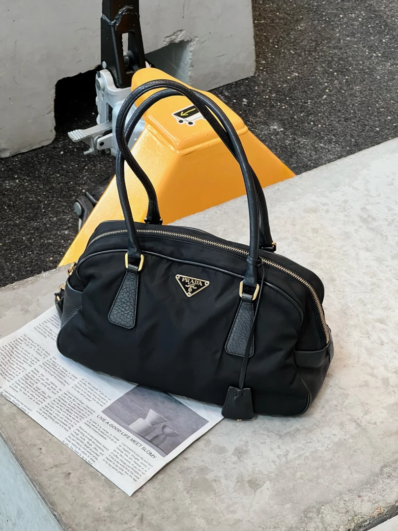95新 Prada/普拉达 觅时/黑金降落伞保龄球/118119