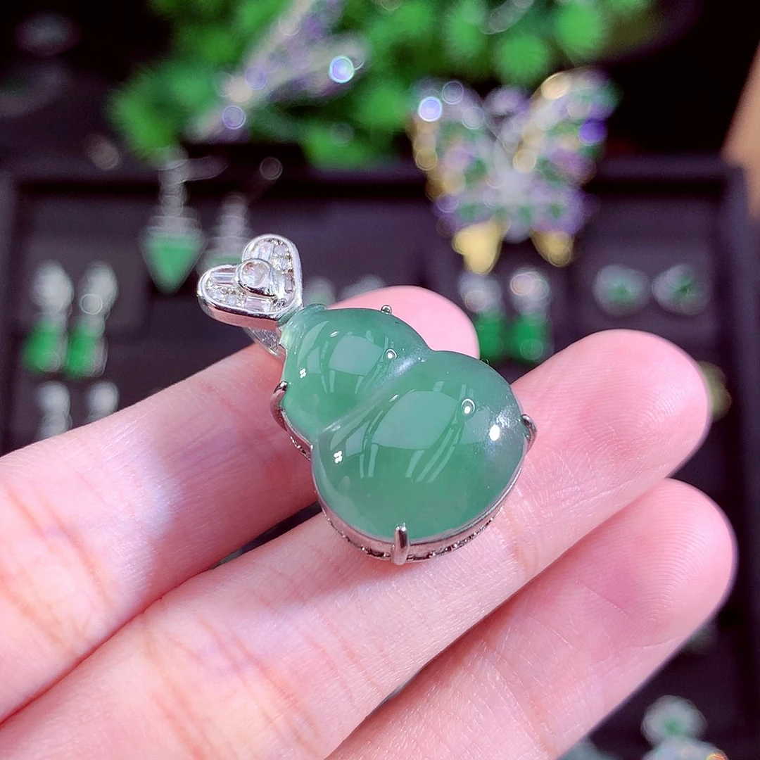 颈饰未镶嵌翡翠天然