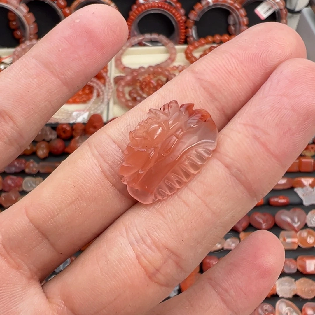 南红玛瑙未镶嵌颈饰梳子