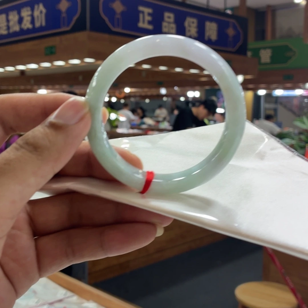 未镶嵌手镯翡翠手镯