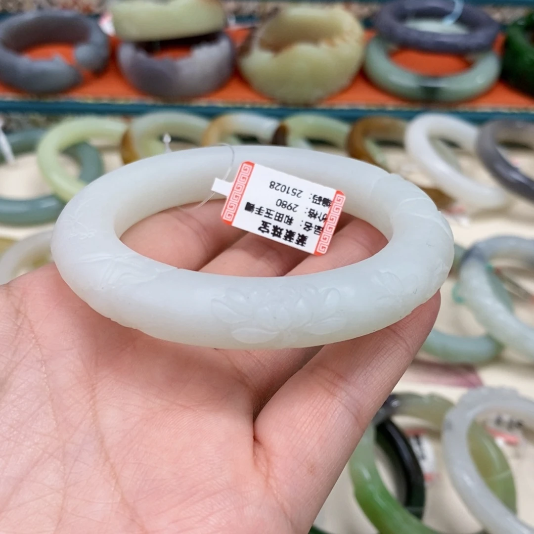 七***：和田玉未镶嵌手镯56.5定制