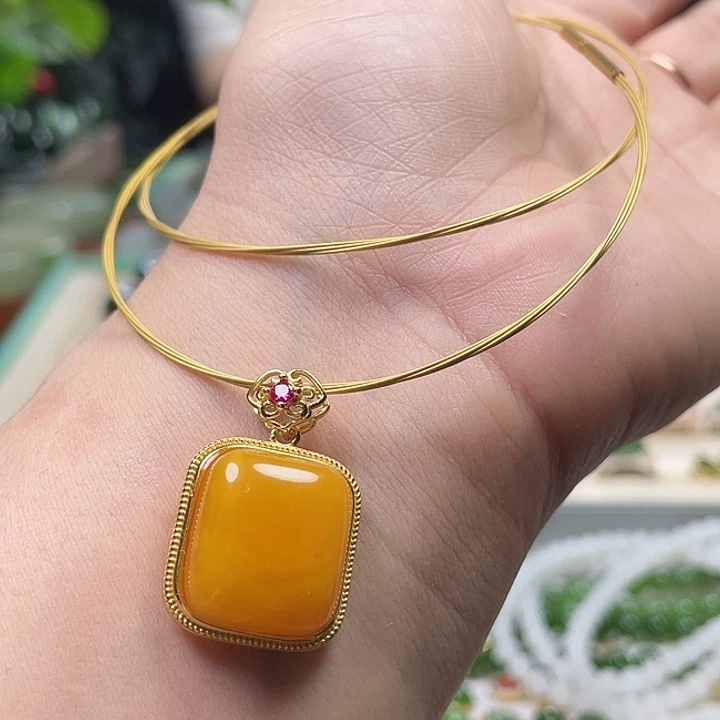 银S925镶嵌颈饰琥珀蜜蜡吊坠