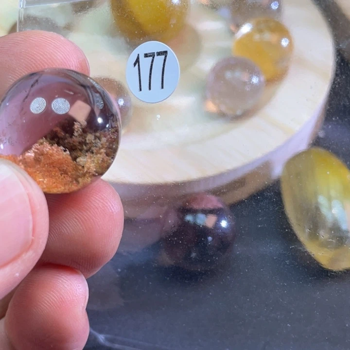 未镶嵌颈饰水晶杉*?