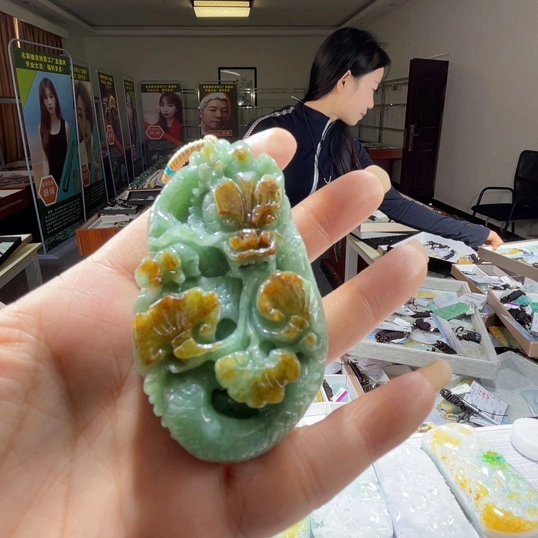 翡翠戒指未镶嵌一个