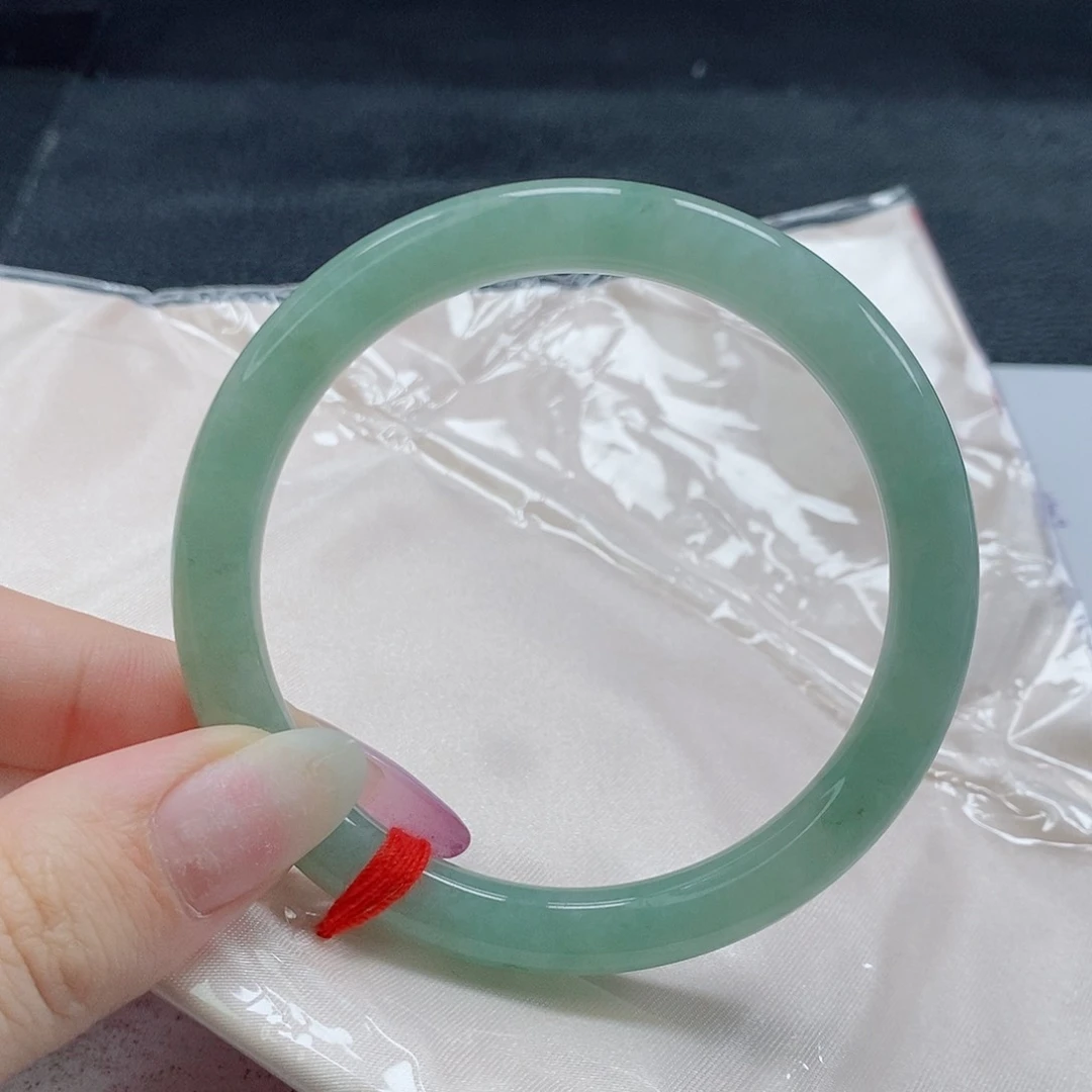 【闪购商品】未镶嵌手镯（圆镯）翡翠409号