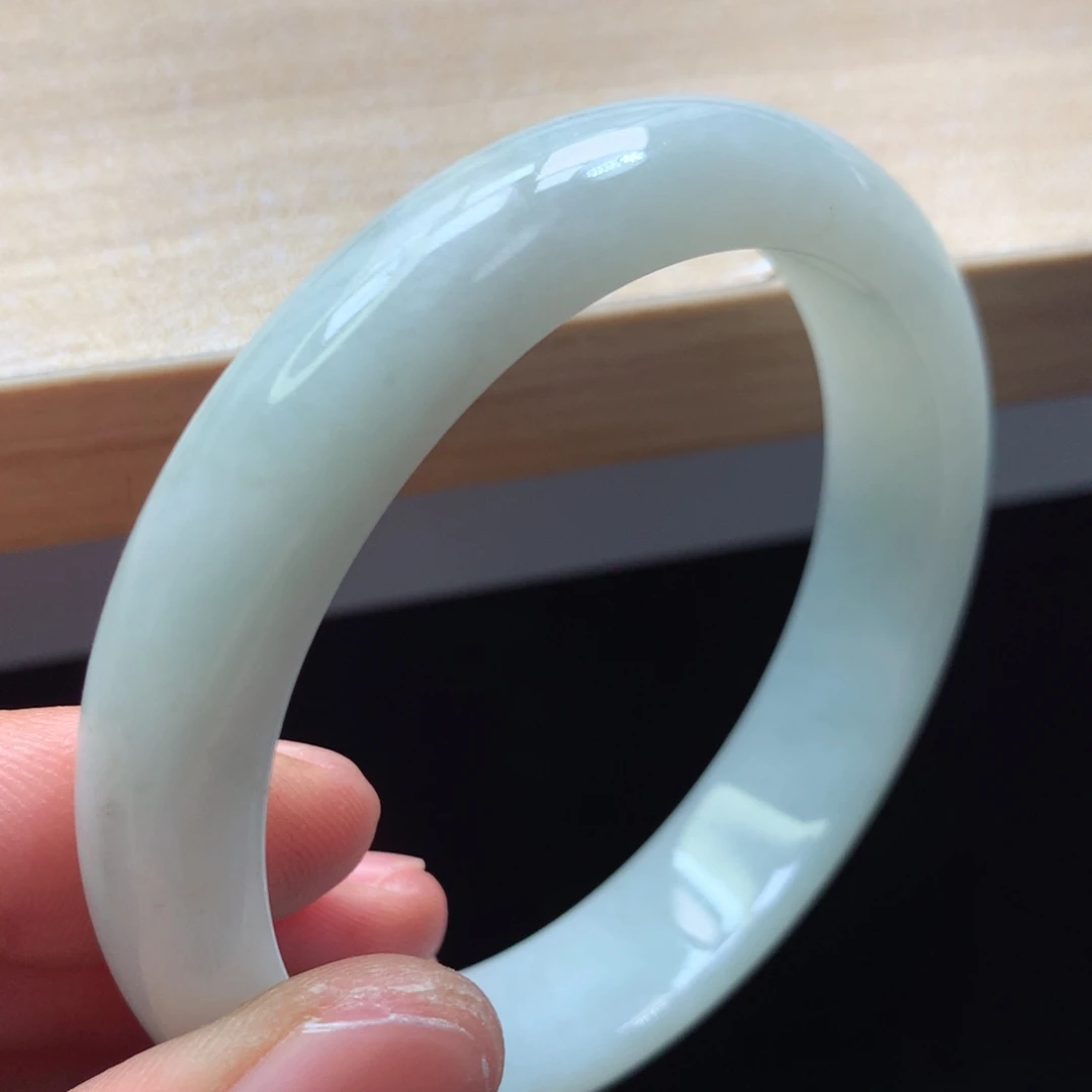 未镶嵌手镯翡翠手镯