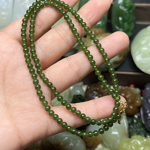 颈饰未镶嵌和田玉(糖玉)龍**神