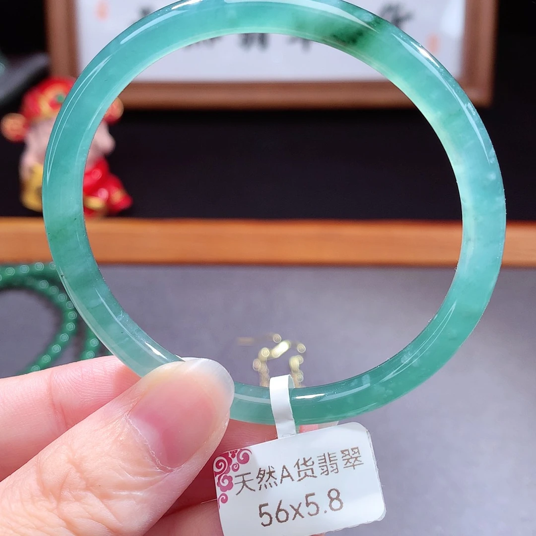 翡翠手镯（圆镯）未镶嵌