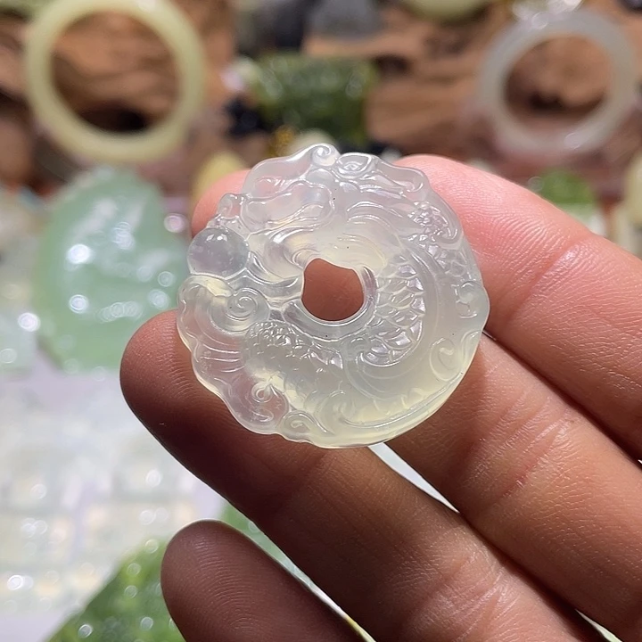 蛇纹石玉未镶嵌珠宝奇石