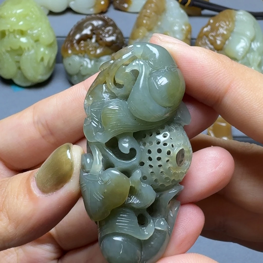 颈饰未镶嵌和田玉