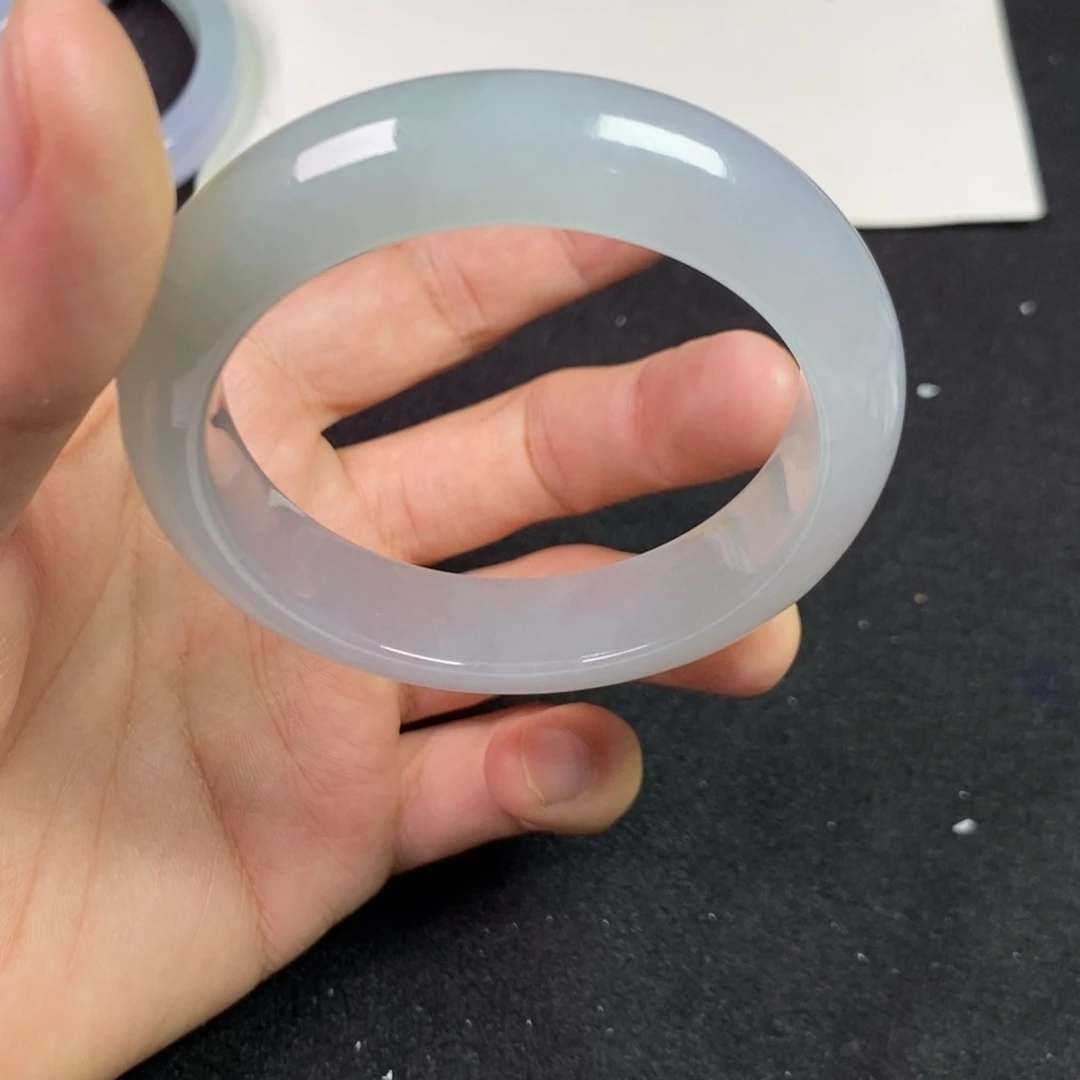 翡翠手镯未镶嵌手镯