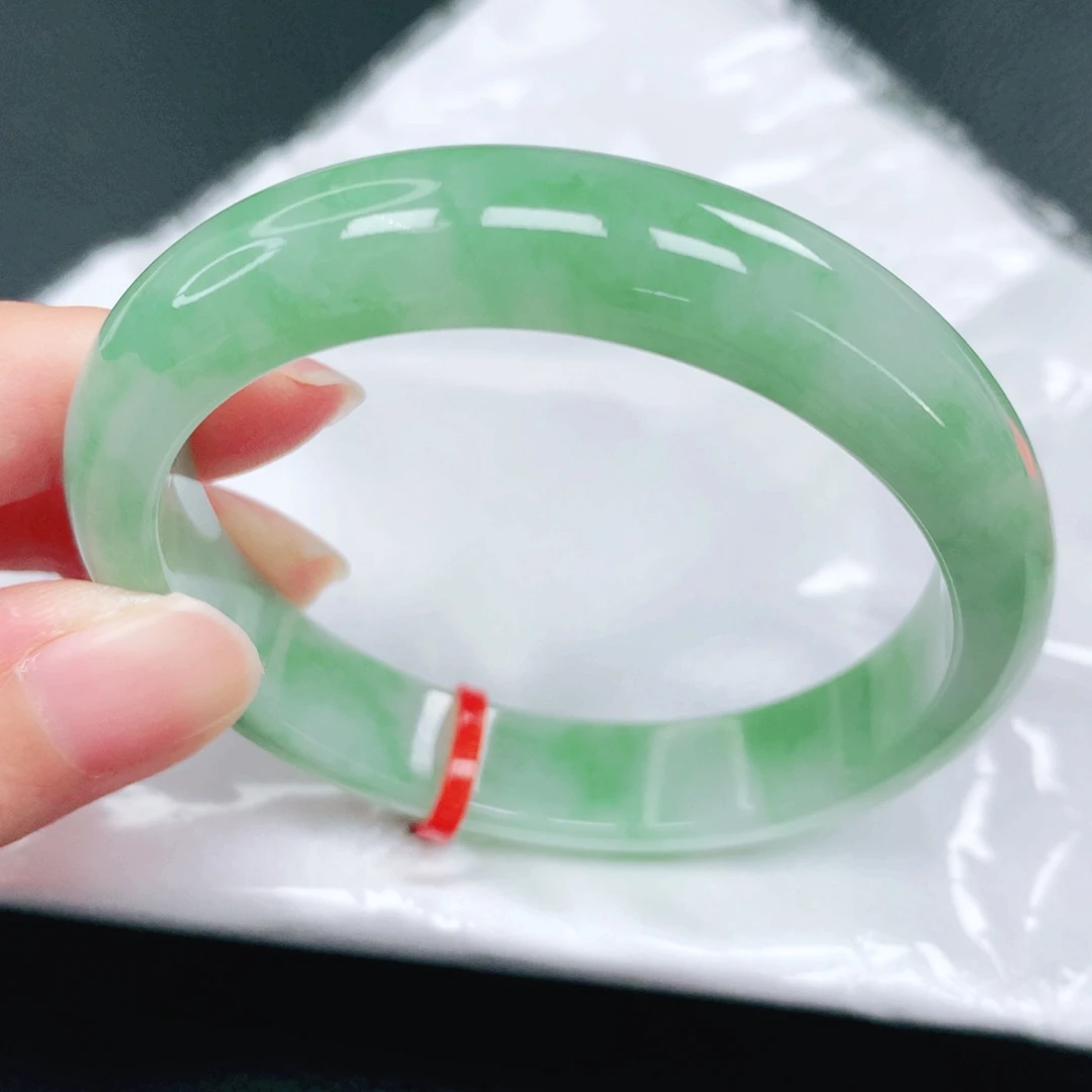 翡翠未镶嵌手镯56贵