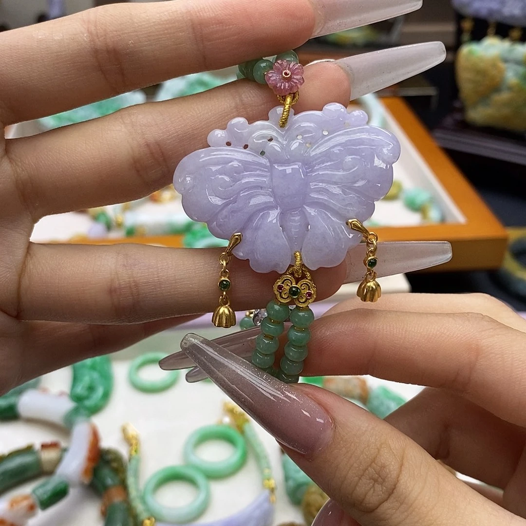 颈饰未镶嵌翡翠天然