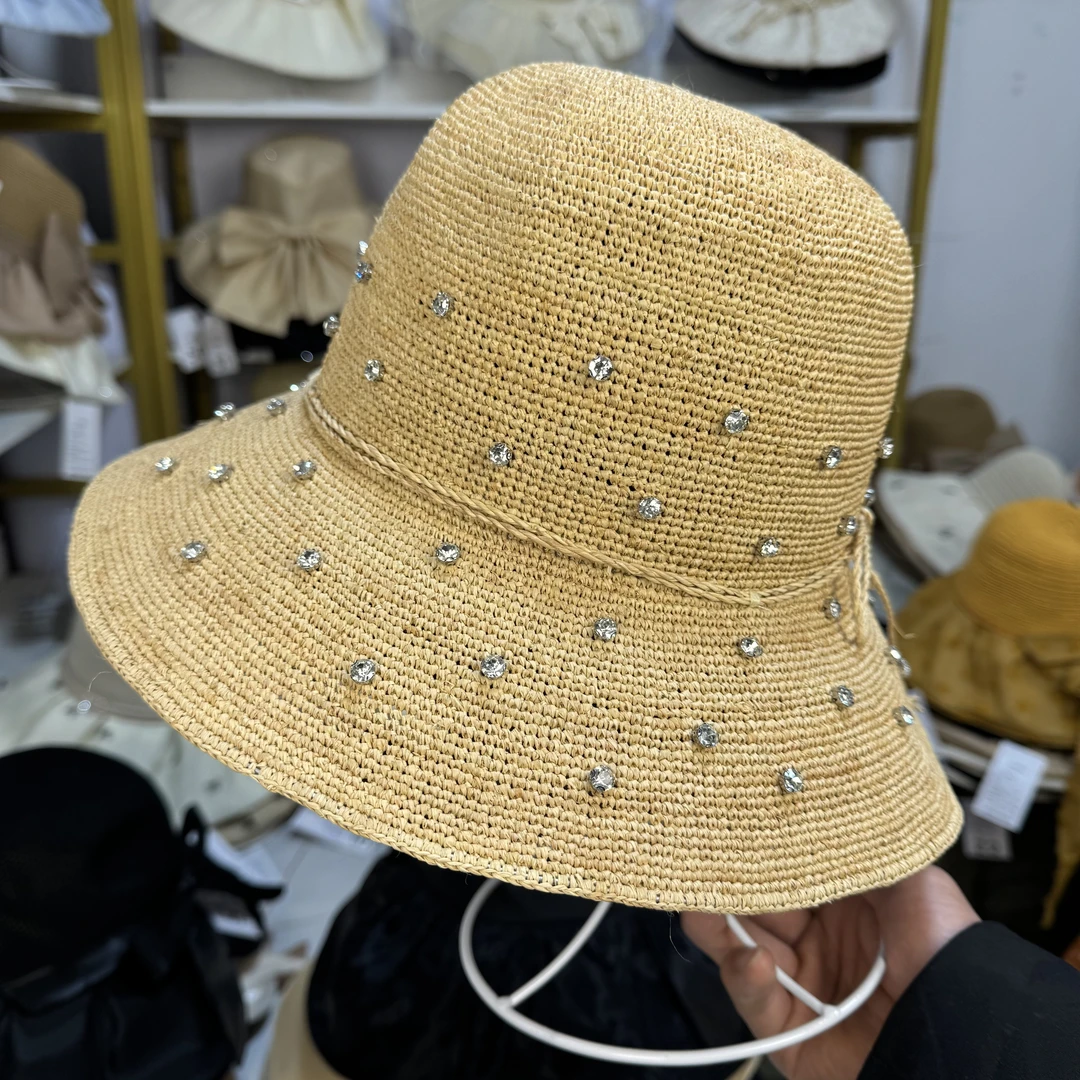 手工编织拉菲草帽女田园百搭渔夫帽子夏季海边防晒珍珠水钻沙滩帽