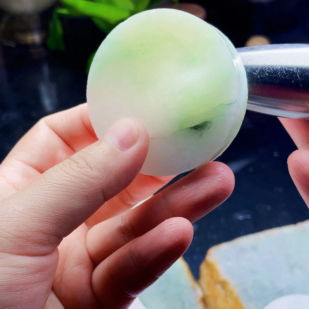 翡翠未镶嵌颈饰毛料23