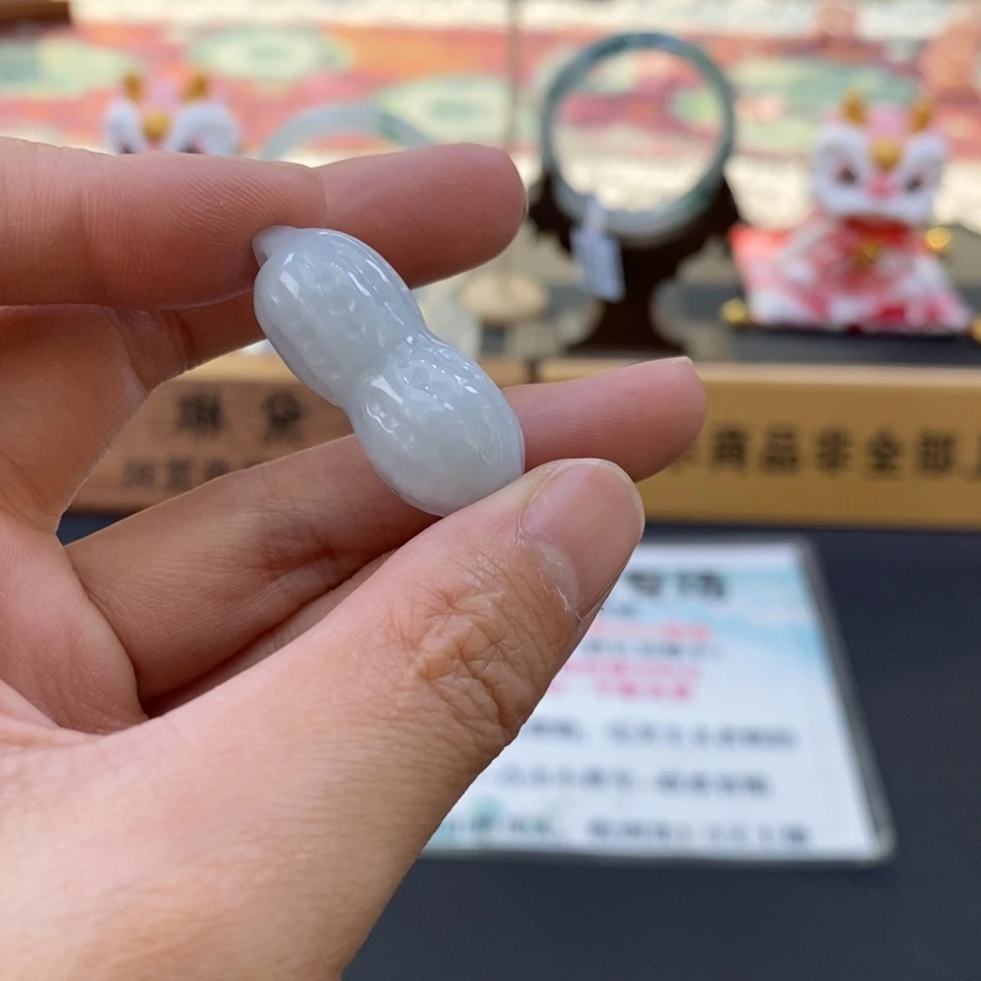 翡翠颈饰未镶嵌天然翡翠