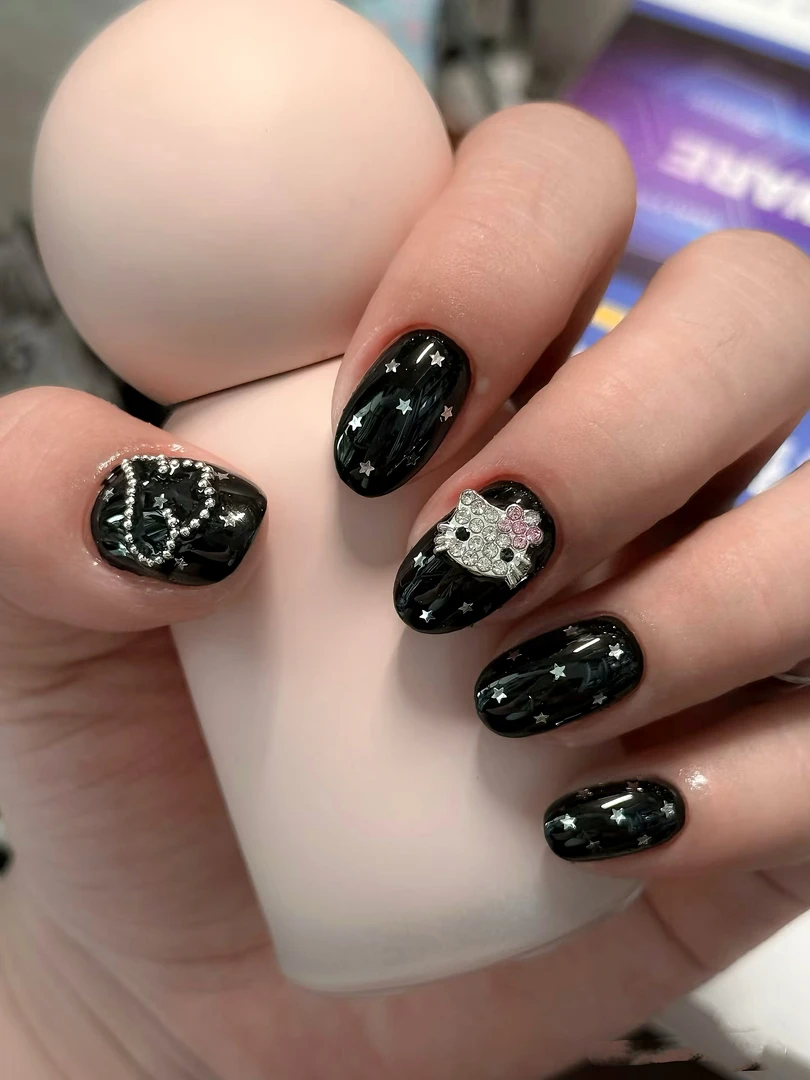 瑶瑶子手工穿戴甲亮片五角星可爱气质kitty钻黑色短甲学生ins