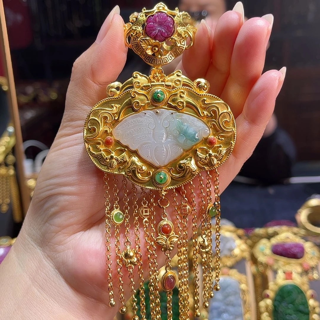 翡翠银S925镀金镶嵌吊坠(不含链)翡翠红宝石嘎乌盒吊坠