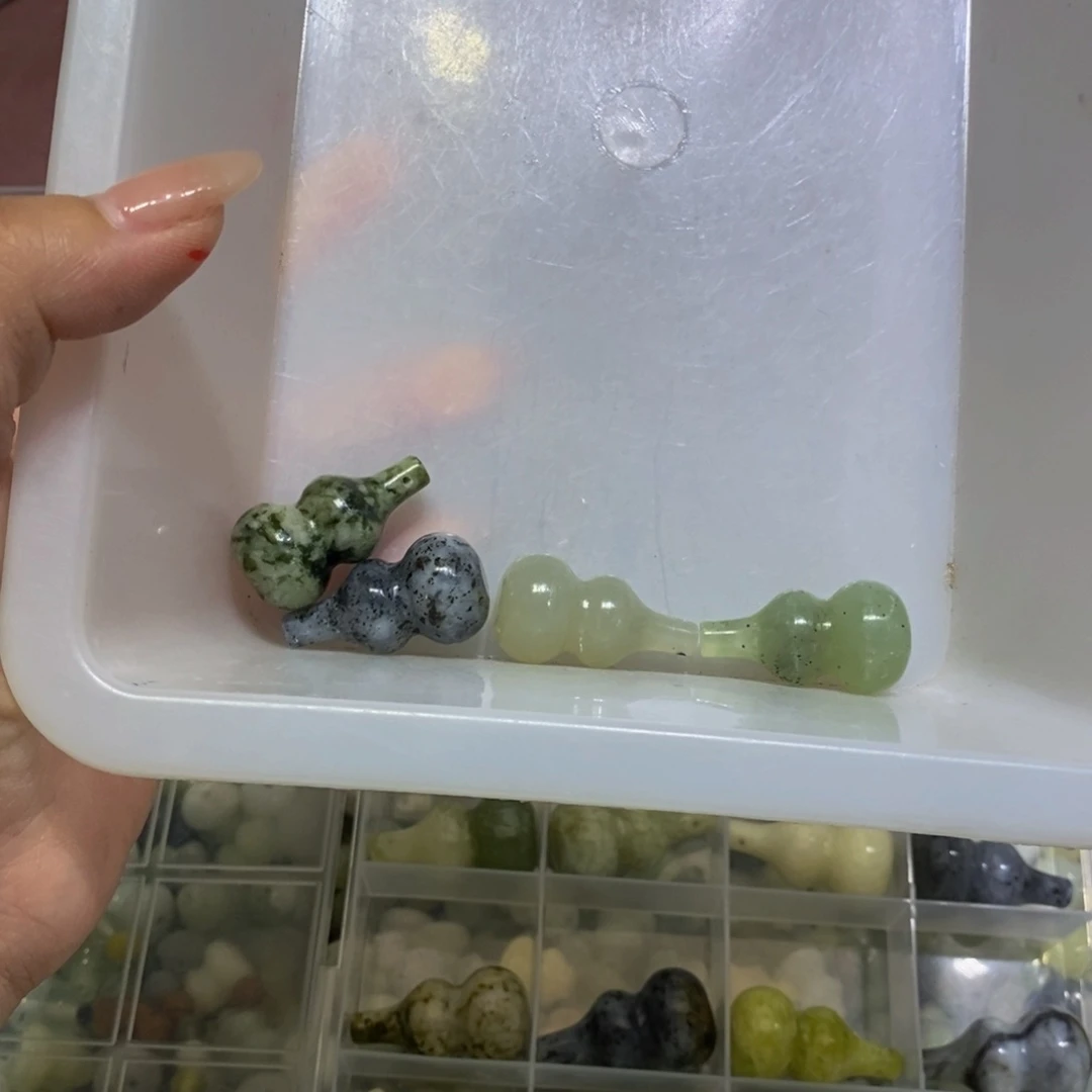 蛇纹石玉未镶嵌颈饰6
