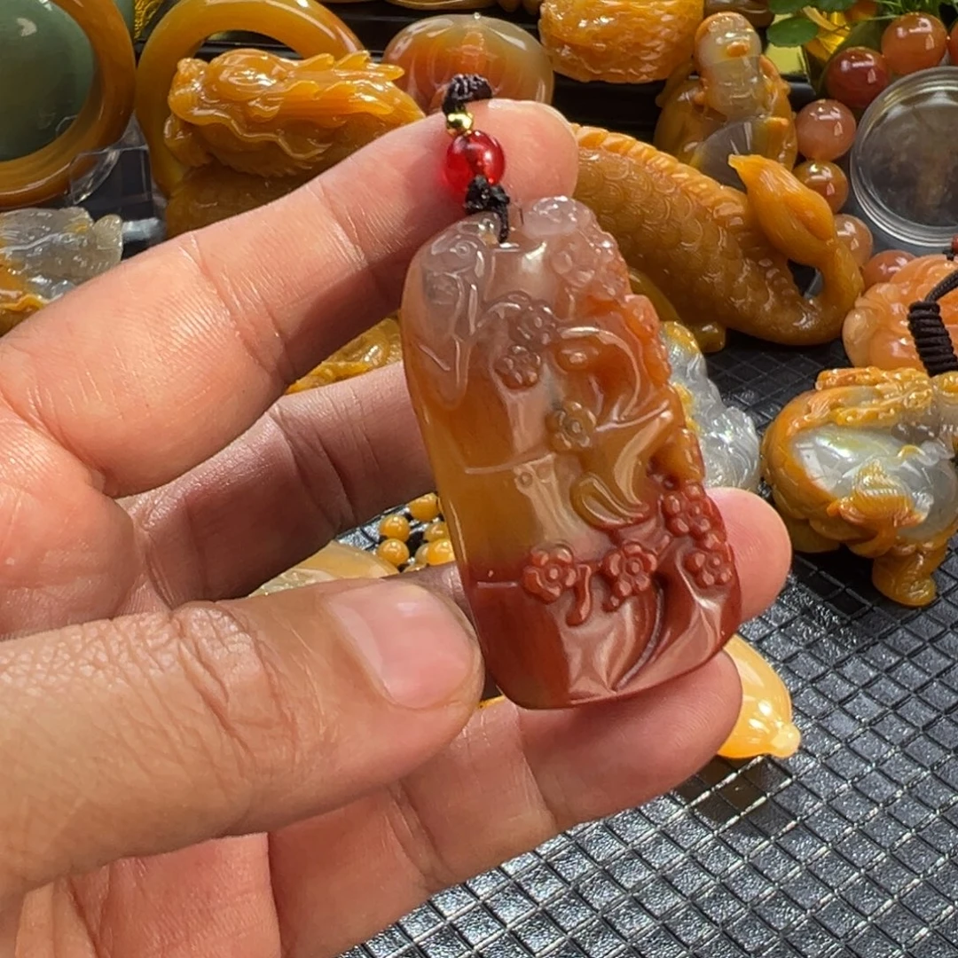 石英质玉未镶嵌颈饰