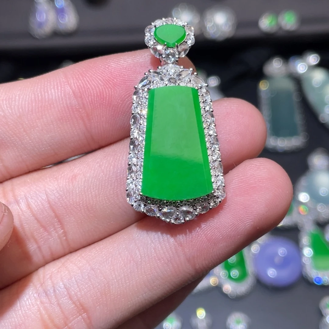 翡翠18K金镶嵌项链