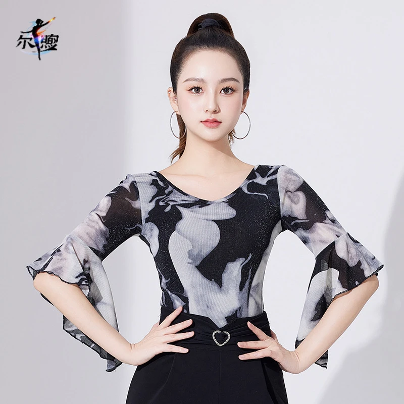 夏季拉丁舞印花中袖七分袖舞蹈服显瘦摩登舞上衣女新款喇叭袖练功