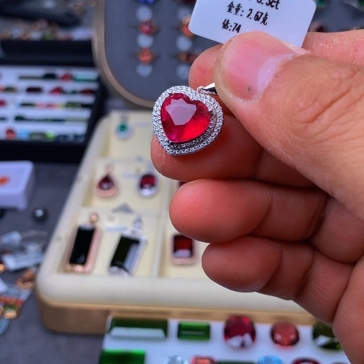 碧玺颈饰18K金镶嵌碧玺
