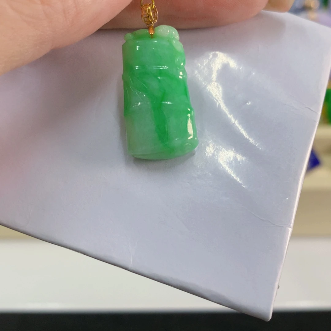 吊坠(不含链)18K金镶嵌翡翠