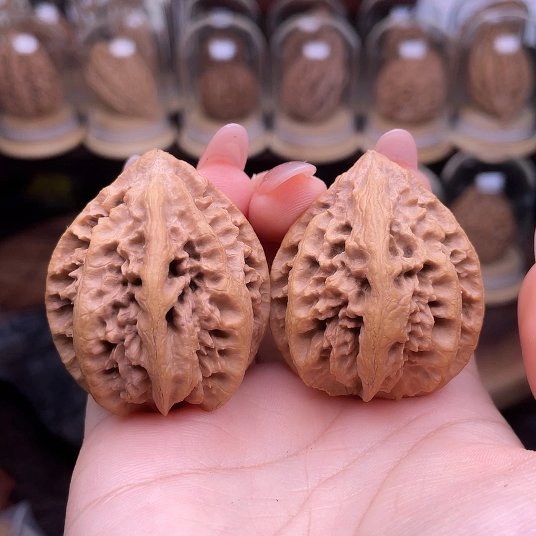 文玩核桃吊坠八棱灯笼