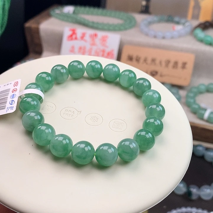翡翠未镶嵌手链冰果阳绿，种色兼备，炸