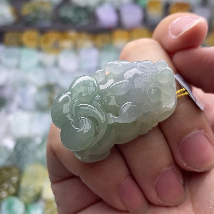 翡翠颈饰未镶嵌貔貅