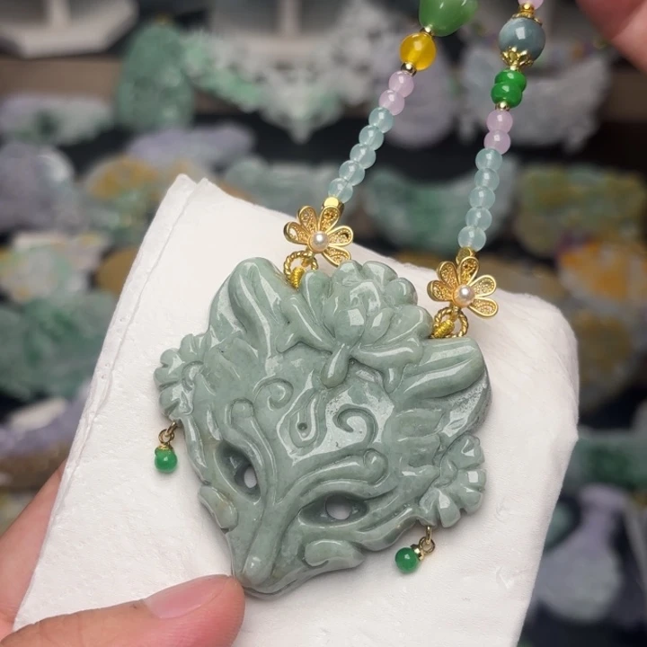 翡翠未镶嵌颈饰吊坠