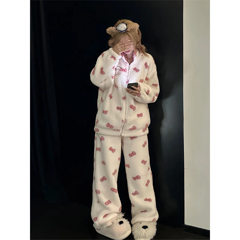 甜美蝴蝶结Kitty珊瑚绒睡衣女款冬季新款加绒加厚保暖家居服套装