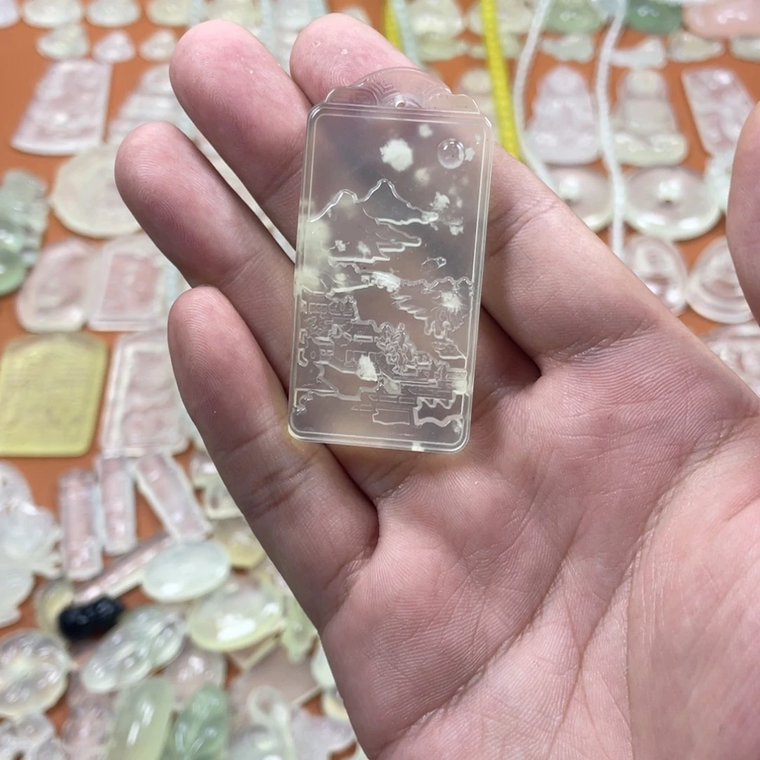 郭***生蛇纹石玉未镶嵌多样性随机发一