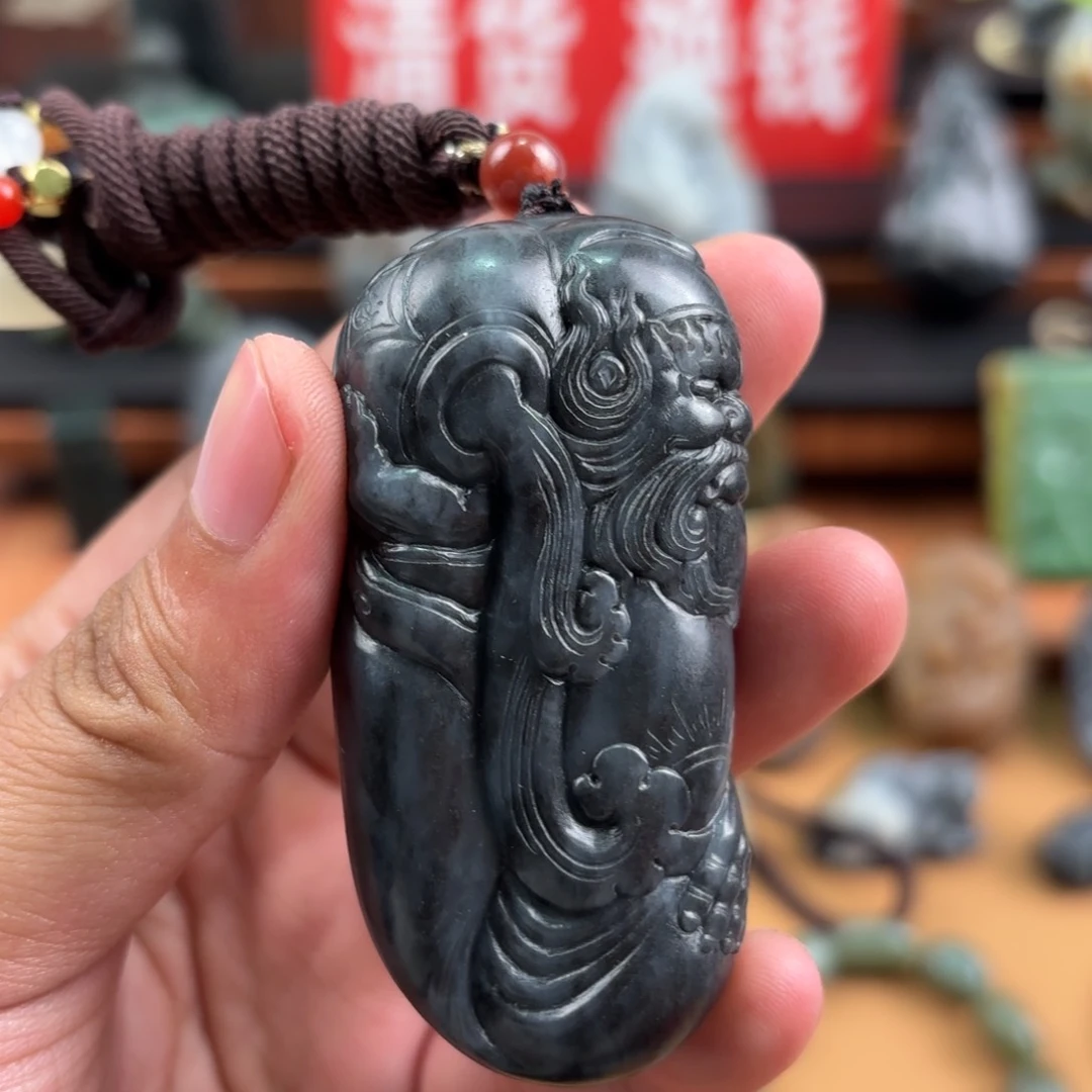 和田玉未镶嵌挂件君*。