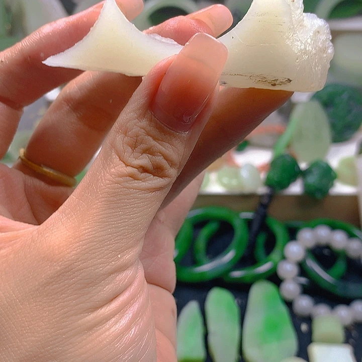 和田玉未镶嵌珠宝半成品