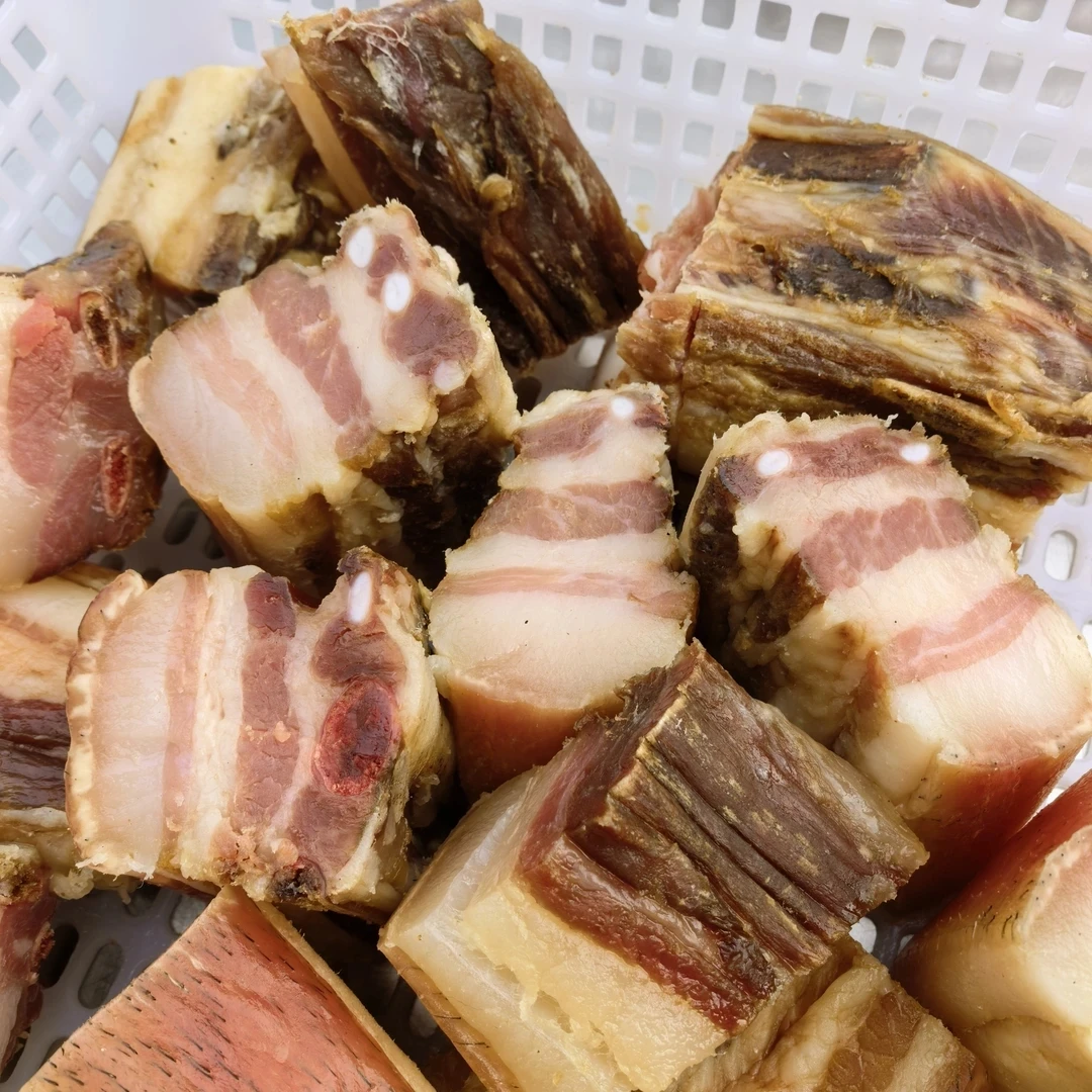 黑毛猪咸肉带骨小块五花炖汤