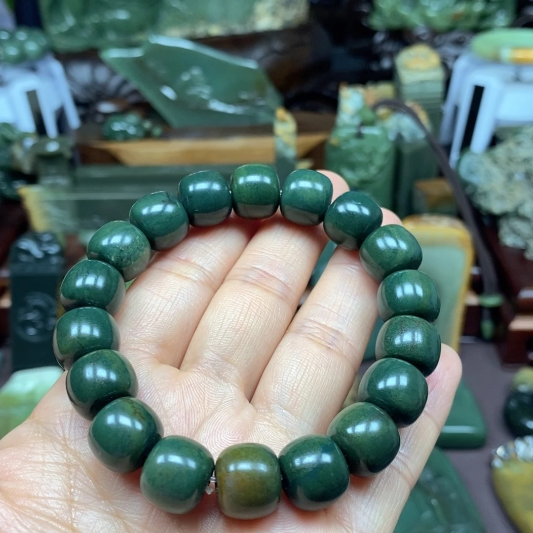 岫岩河磨玉（透闪石质玉）未镶嵌把件