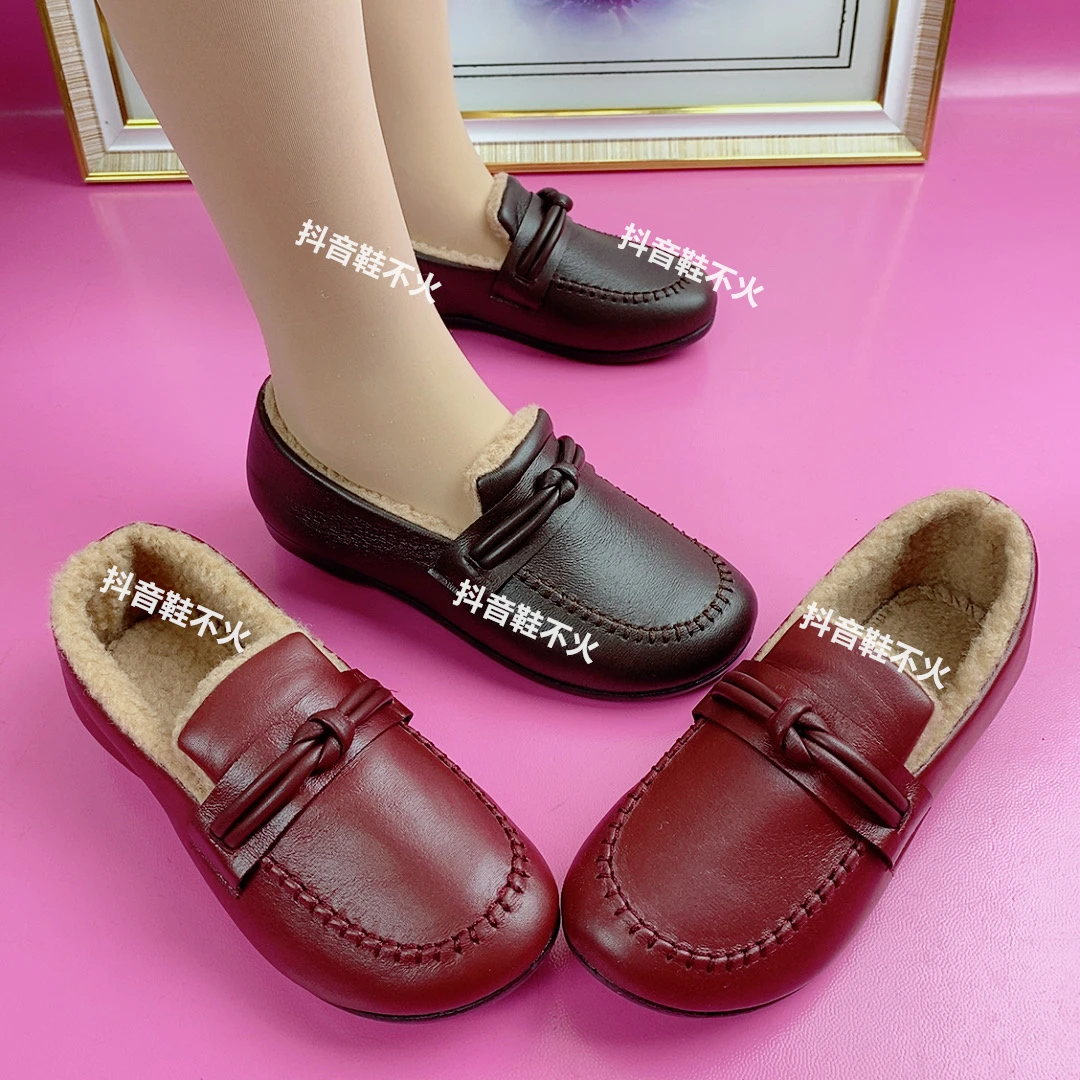 2025冬季新款加绒加厚豆豆保暖棉鞋女软底防滑一脚蹬中老年妈妈鞋