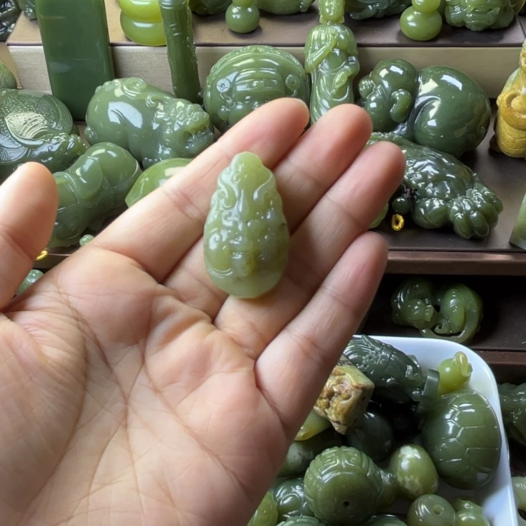 岫岩老玉（透闪石质玉）挂件未镶嵌