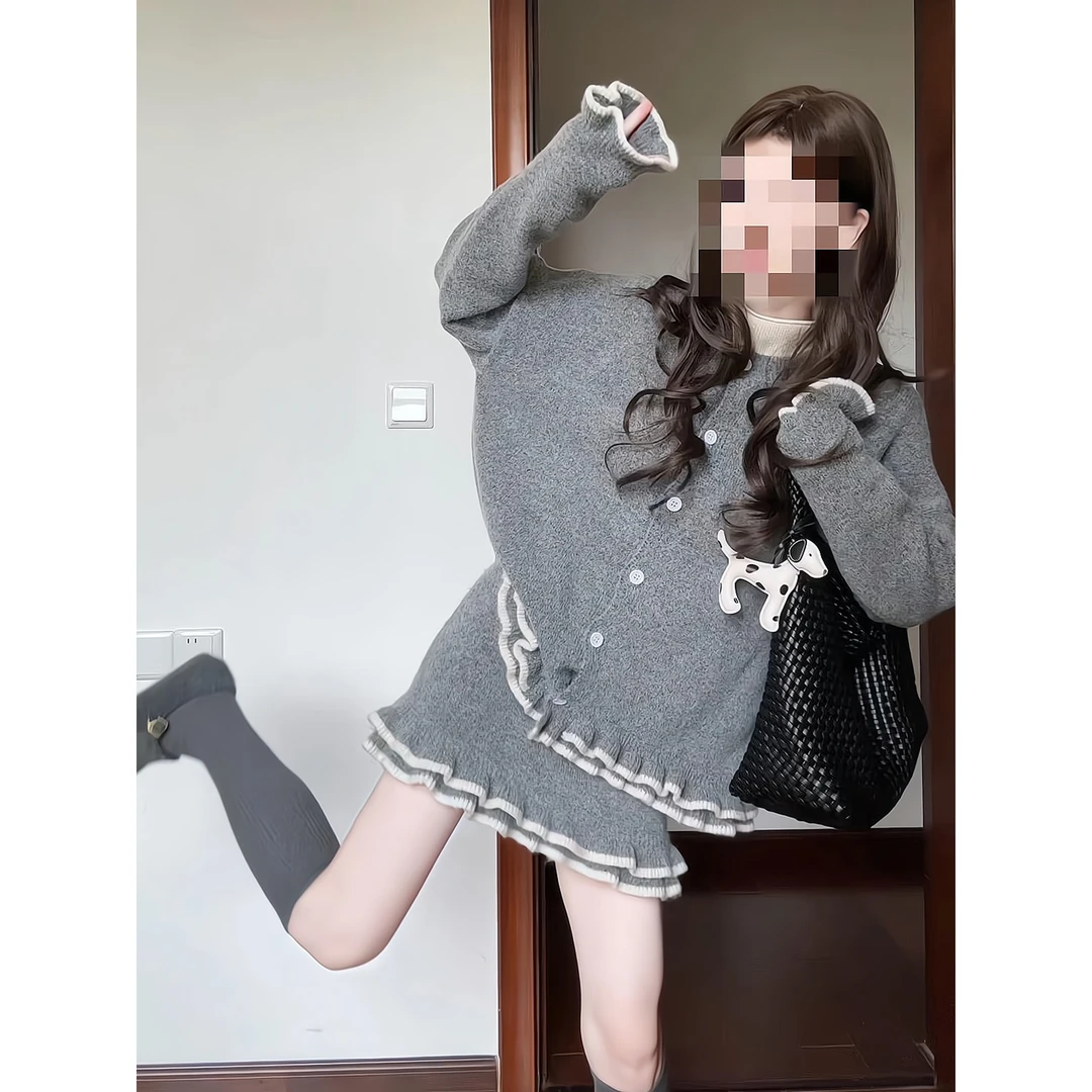 韩系慵懒风灰色针织套装女秋冬绝美木耳边毛衣开衫高腰短裙两件套